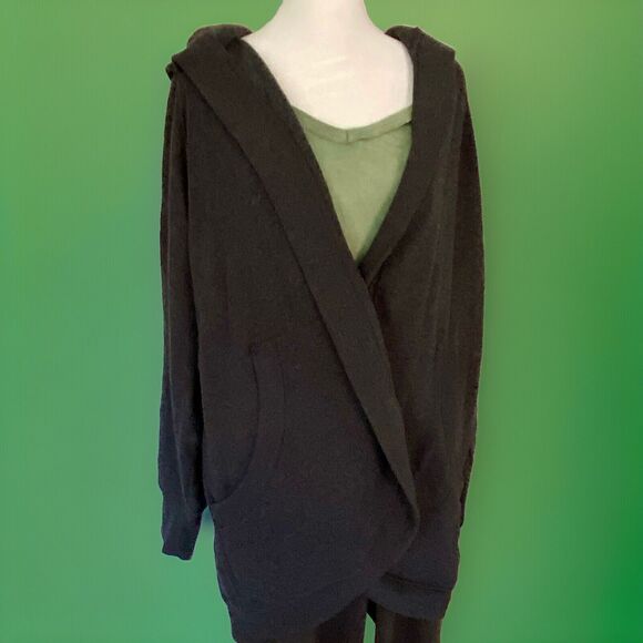 aerie Sweaters - Aerie Women’s Cozy Black Cardigan Hoodie Size: M